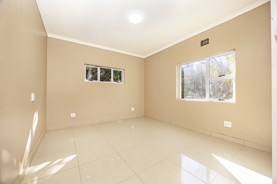 6 Bedroom Property for Sale in Door De Kraal Western Cape